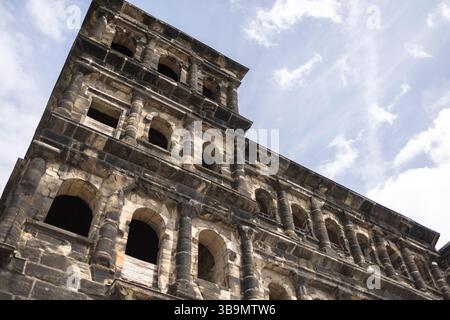 Roma porta Nigra, a Treviri, Germania, 7 maggio 2025. Foto Stock