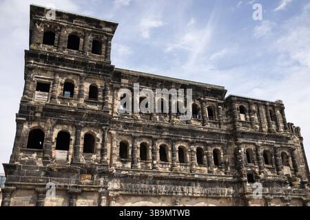 Roma porta Nigra, a Treviri, Germania, 7 maggio 2025. Foto Stock