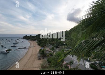 Vista droni sull'isola di Ilhabela, nello stato di San Paolo, Brasile Foto Stock