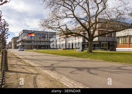 Karlsruhe è la seconda città più grande dello stato federale tedesco del Baden-Wuerttemberg, che la rende la ventunesima città più grande della Germania e situata sulla piattaforma Foto Stock