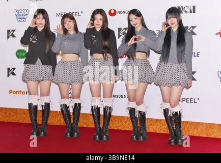 Chiba, Giappone. 10 maggio 2025. I membri del gruppo femminile sudcoreano e giapponese RESCENE posano per fotografi durante la cerimonia del tappeto rosso per 'KCON Japan 2025' nella prefettura di Chiba, Giappone, sabato 10 maggio 2025. Foto di Keizo Mori/UPI credito: UPI/Alamy Live News Foto Stock