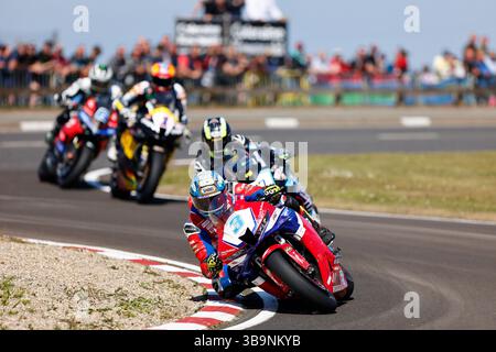 Portrush, Antrim, Irlanda del Nord. 10 maggio 2025; Briggs EquipmentNorth West 200 Motorcycle Race, Portrush, Antrim, Irlanda del Nord; North West 200 Race Day; Dean Harrison (Honda Racing UK) si è classificato secondo nella gara Supersport Credit: Action Plus Sports Images/Alamy Live News Foto Stock