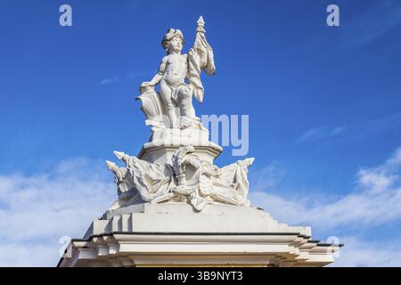 Karlsruhe è la seconda città più grande dello stato federale tedesco del Baden-Wuerttemberg, che la rende la ventunesima città più grande della Germania e situata sulla piattaforma Foto Stock