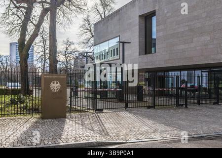 Karlsruhe è la seconda città più grande dello stato federale tedesco del Baden-Wuerttemberg, che la rende la ventunesima città più grande della Germania e situata sulla piattaforma Foto Stock