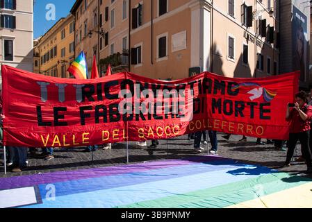 Roma, Italia. 10 maggio 2025. Nel banner fotografico convertire le fabbriche di morte.SOLO USO EDITORIALE! NON PER USO COMMERCIALE! Foto Stock