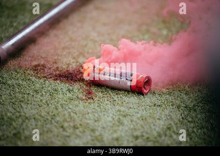 Lisbona, Portogallo. 10 maggio 2025. Derby Benfica vs Sporting – Primeira Liga 2025 Lisbona, Portogallo – 10 maggio 2025: Immagine scattata durante il derby tra SL Benfica e Sporting CP nella Primeira Liga, tenutasi a Estádio da Luz. La partita ha riunito i due più grandi rivali della capitale portoghese Credit: Isidro Gomes/Alamy Live News Foto Stock