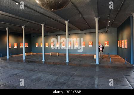 David Hockney, i Pad Paintings, venti fiori per il 2025 e alcuni quadri più grandi, Saltaire, West Yorkshire Foto Stock