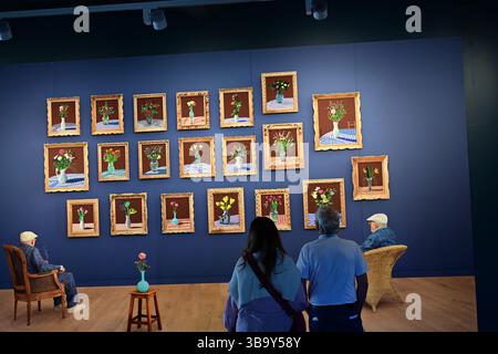 David Hockney, i Pad Paintings, venti fiori per il 2025 e alcuni quadri più grandi, Saltaire, West Yorkshire Foto Stock
