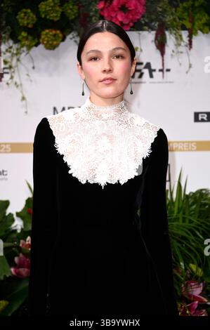 Lary Müller bei der 75. Verleihung des Deutschen Filmpreises 2025 im Theater am Potsdamer Platz. Berlino, 09.05.2025 Foto Stock