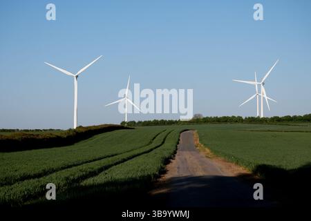 Turbine eoliche nella campagna del Northamptonshire, Inghilterra, Regno Unito Foto Stock