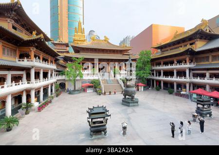 L'interno del tempio medievale di Jing An a Shanghai, Cina. Foto Stock