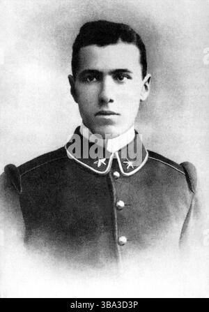 1907 , MODENA , ITALIA : l' aviatore italiano FRANCESCO BARACCA ( 1888 - 1918 ), studente di scuola militare a Modena dal 1907 al 1909 . Fotografo sconosciuto . - AVIAZIONE - AVIATORE - AVIAZIONE - pilota - PRIMA GUERRA MONDIALE - Guerra MONDIALE - GRANDE GUERRA - GRANDE GUERRA - divisa militare - uniforme - uniforme -- Archivio GBB Foto Stock