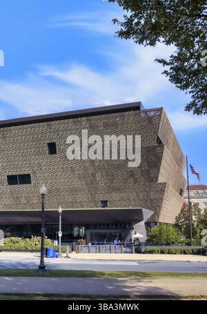 Washington, D.C. - 14 ottobre 2021: Il National Museum of African American History and Culture dello Smithsonian presso il National Mall Foto Stock