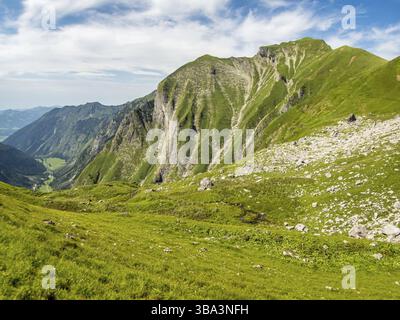 Fantastica escursione panoramica dal Nebelhorn lungo il Laufbacher Eck via Schneck, Hofats e Oytal Foto Stock