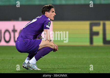 Firenze, Italia. 11 maggio 2025. Nicolo Zaniolo, attaccante della Fiorentina, mostra la sua defezione durante ACF Fiorentina vs Real Betis Balompie, partita di calcio della UEFA Conference League a Firenze, Italia, 8 maggio 2025 Credit: Independent Photo Agency/Alamy Live News Foto Stock