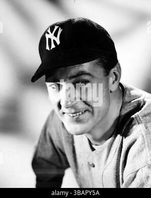 Gary Cooper è la leggenda del baseball Lou Gehrig in The Pride of the Yankees (RKO, 1942) Foto Stock