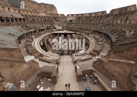 14.09.2021, Italia, Lazio, Roma - ITA - Colosseo. Vista interna del Colosseo. 00U210914D004CAROEX.JPG [VERSIONE MODELLO: NO, RILASCIO PROPRIETÀ: NO (C Foto Stock