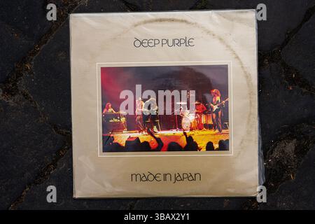 Leopoli, Ucraina - 13 maggio 2025: Deep Purple Made in Japan, copertina del doppio album dal vivo che mostra l'iconica esibizione di musica rock dal vivo del 1972 Foto Stock