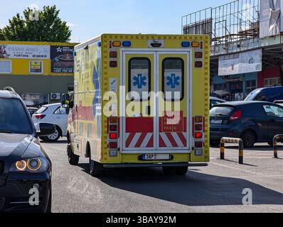 Little Hanoi, una dinamica gamma di ristoranti, caffè e negozi al dettaglio, è lungo le strade trafficate del TTTM Sapa a Praga, Repubblica Ceca, il 10 maggio 2025. Foto Stock