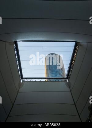 Unusual luxury hotel seen through a sail like shade in the Adbali Mall in the north of the capital city Foto Stock