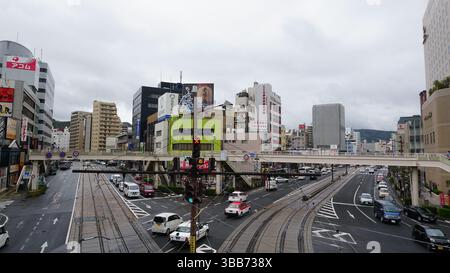 Paesaggio urbano di Nagasaki - vedute costiere e fascino urbano storico in Giappone Foto Stock