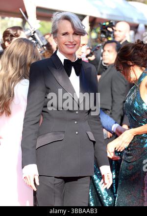 Andie McDowellpartecipa al Red carpet "Mission Impossible - The Final Reckoning" al 78° Festival annuale di Cannes al Palais des Festivals il 14 maggio 2025 a Cannes, Francia. Foto: DGP/imageSPACE /MediaPunch Foto Stock