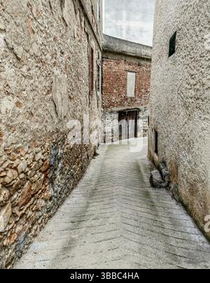 Incorniciato da Time: The Alley and the House Foto Stock