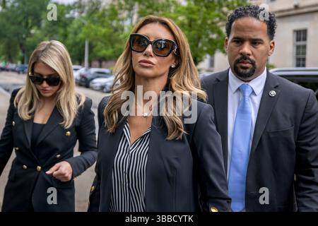 Newark, Stati Uniti. 15 maggio 2025. NEWARK, NEW JERSEY - 15 MAGGIO: Alina Habba, Attorney per il distretto del New Jersey, arriva al tribunale dove il sindaco di Newark, l'audizione di Ras Baraka, si terrà il 15 maggio 2025 a Newark, New Jersey. Baraka è apparso in tribunale federale per una conferenza sullo status dell'accusa dell'amministrazione Trump di aver violato la settimana scorsa a Delaney Hall, un centro di detenzione per l'immigrazione a Newark. Crediti: SIPA USA/Alamy Live News Foto Stock