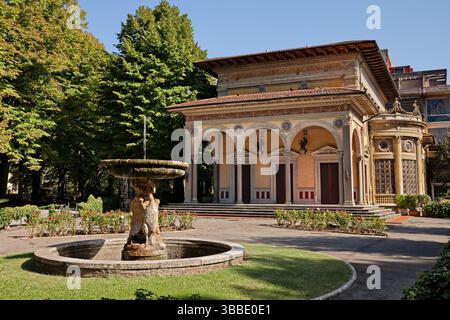 Montecatini Terme, Toscana, Italia: L'antico complesso termale Terme Excelsior, famoso per le sue sorgenti termali, nel parco cittadino Foto Stock