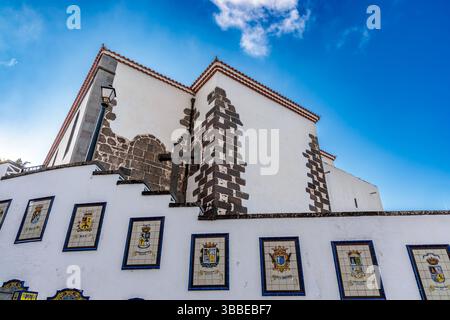 Camminando per le strade del villaggio di Firgas a Gran Canaria, Isole Canarie, Spagna Foto Stock
