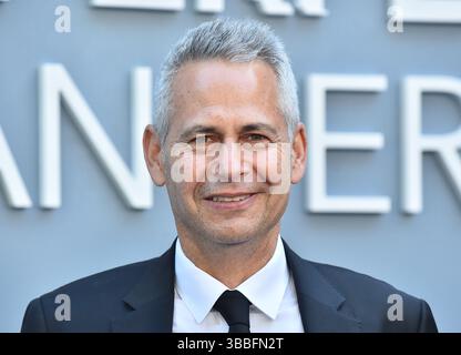 Beverly Hills, Stati Uniti. 15 maggio 2025. Steve Hutensky arriva alla prima stagione 2 di Hulu 'Nine Perfect Strangers' al Beverly Estate il 15 maggio 2025 a Beverly Hills, CA. © LISA OConnor/AFF-USA.com credito: AFF/Alamy Live News Foto Stock