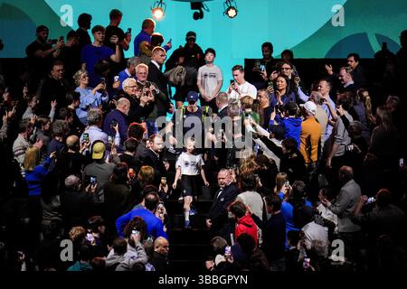 Rotterdam, Paesi Bassi. 14 febbraio 2024. ROTTERDAM, PAESI BASSI - 14 FEBBRAIO: Botic van de Zandschulp dei Paesi Bassi esce prima della partita del primo turno maschile contro Jannik Sinner d'Italia durante il giorno 3 dell'ABN AMRO Open 2024 al Rotterdam Ahoy il 14 febbraio 2024 a Rotterdam, Paesi Bassi. (Foto di Rene Nijhuis/Agenzia BSR) credito: Agenzia BSR/Alamy Live News Foto Stock