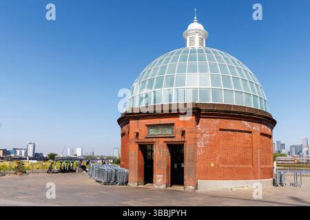 Ingresso al Greenwich Foot Tunnel a Greenwich, Londra, Inghilterra, Regno Unito Foto Stock