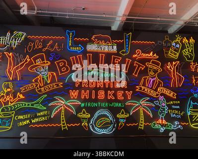 Los Angeles, CALIFORNIA - 14 maggio 2025: Insegna al neon al Grand Central Market di Los Angeles Foto Stock