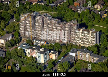 Luftbild, Annibale II Wohnhochhaus mit Baugerüst und Baukran, Formen und Farben, Dorstfeld, Dortmund, Ruhrgebiet, Nordrhein-Westfalen, Deutschland ACHTUNGxMINDESTHONORARx60xEURO *** Vista aerea, grattacielo residenziale Annibale II con impalcature e gru da costruzione, forme e colori, Dorstfeld, Dortmund, zona della Ruhr, Renania settentrionale-Vestfalia, Germania ACHTUNGxMINDESTHONORARx60xEURO Foto Stock