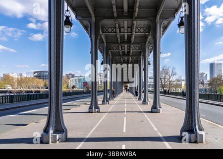Pont Bir Hakeim, Parigi, Francia, Europa Foto Stock