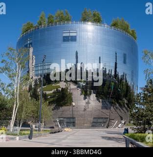 Rotterdam Art Depot Museum Boijmans Van Beuningen, Paesi Bassi. Edificio della collezione coperto di specchi chiamato The Pot. Foto Stock