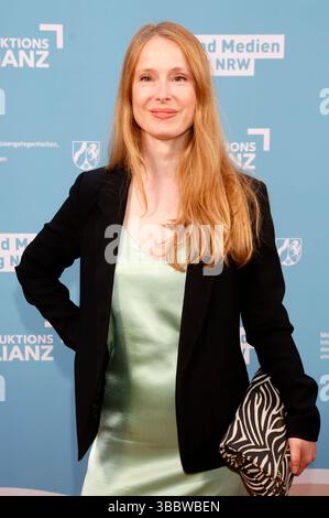 Odine Johne beim Empfang der Landesregierung Nordrhein-Westfalen, der Film- und Medienstiftung NRW und der Produktionsallianz anlässlich der 78. Internationalen Filmfestspiele von Cannes im Vilebrequin la Plage Ondine Restaurant & Beach Club. Cannes, 16.05.2025 *** Odine Johne alla reception ospitata dal governo statale della Renania settentrionale-Vestfalia, dal Film und Medienstiftung NRW e dalla Production Alliance in occasione del 78° Festival Internazionale di Cannes al Vilebrequin la Plage Ondine Restaurant Beach Club Cannes, 16 05 2025 foto:XK.xKriegerx/xFuturexImagex nrw 5542 Foto Stock