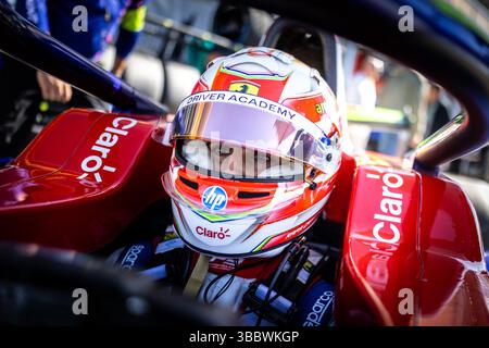 Imola, Italie. 17 maggio 2025. CAMARA Rafael (bra), Trident, Dallara F3 2025, ritratto durante la terza prova del Campionato FIA di Formula 3 2025 dal 16 al 18 maggio 2025 sull'autodromo Internazionale Enzo e Dino Ferrari, a Imola, Italia - Photo Diederik van der Laan/Dutch Photo Agency/DPPI Credit: DPPI Media/Alamy Live News Foto Stock