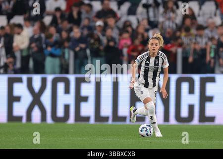 Torino, Italia. 10 maggio 2025. Martina Rosucci della Juventus durante la partita Juventus Women vs Inter femminile di serie A femminile allo Stadio Allianz di Torino. Il credito per immagini dovrebbe essere: Jonathan Moscrop/Sportimage Credit: Sportimage Ltd/Alamy Live News Foto Stock