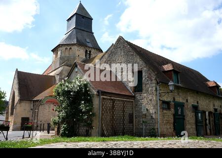 Eglise Saint Pierre Monumento Nazionale nel villaggio di Touques in Normandia, Calvados, Francia Foto Stock