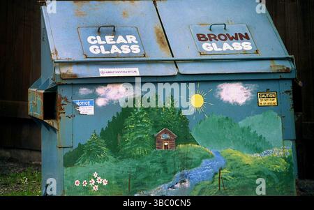 Contenitori per riciclaggio in California, USA, circa 1992 Foto Stock