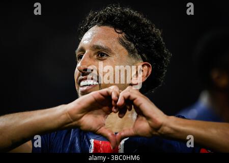 Parigi, Francia. 17 maggio 2025. MARQUINHOS del PSG celebra il suo gol durante la partita di calcio francese di Ligue 1 tra Paris Saint-Germain e AJ Auxerre il 17 maggio 2025 allo stadio Parc des Princes di Parigi, Francia - Photo Matthieu Mirville/DPPI Credit: DPPI Media/Alamy Live News Foto Stock