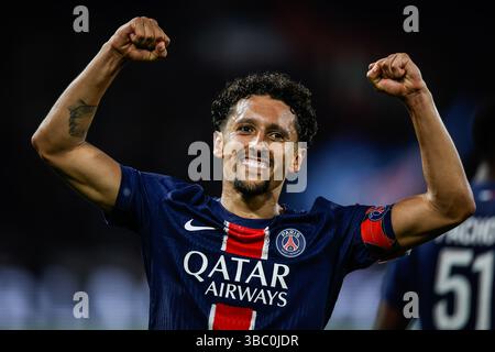 Parigi, Francia. 17 maggio 2025. MARQUINHOS del PSG celebra il suo gol durante la partita di calcio francese di Ligue 1 tra Paris Saint-Germain e AJ Auxerre il 17 maggio 2025 allo stadio Parc des Princes di Parigi, Francia - Photo Matthieu Mirville/DPPI Credit: DPPI Media/Alamy Live News Foto Stock