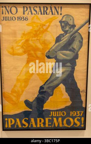 No Pasaran, non passeranno, famoso poster della propaganda della Guerra civile spagnola di Ramon Puyol Roman. Museo d'arte contemporanea Reina Sofia, Madrid, Spagna Foto Stock