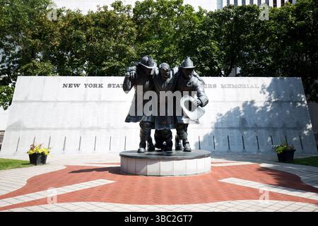 New York State Fallen Firefighters Memorial sull'Empire State Plaza negli Stati Uniti Foto Stock