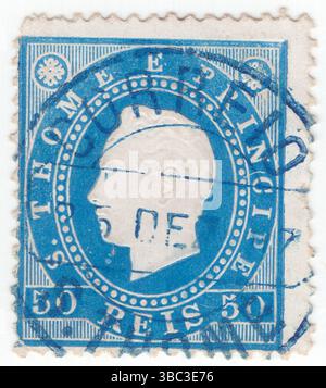 ST. THOMAS AND PRINCE ISLANDS - 1881: 50 reis francobollo blu scuro raffigurante il ritratto in rilievo di re Luiz. Dom Luís i, noto come Popular, fu re del Portogallo dal 1861 al 1889. Secondo figlio della regina Maria II e del suo consorte, re Ferdinando, salì al trono alla morte del fratello maggiore, re Pietro V., era un membro della Casa regnante di Braganza. São Tomé e Principe, è un'isola del Golfo di Guinea, in Africa centrale Foto Stock