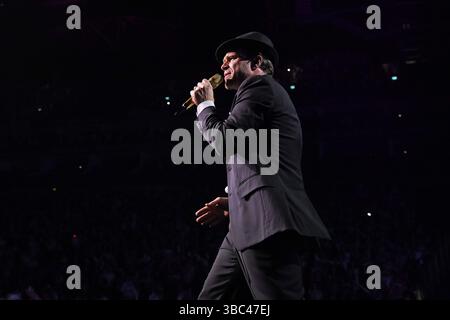 Londra, Regno Unito. 17 maggio 2025. LONDRA, INGHILTERRA - 17 MAGGIO: Olly Murs si esibisce alla O2 Arena, Greenwich il 17 maggio 2025 a Londra, Inghilterra. CAP/Mar credito: MAR/Capital Pictures credito: Capital Pictures/Alamy Live News Foto Stock