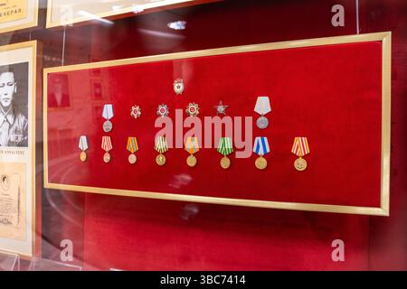 Ashgabat, Turkmenistan, il Museo 'santità della Patria', il complesso commemorativo dei monumenti 'MEMORIA DEL POPOLO' Foto Stock