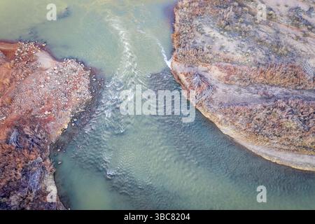 Veduta aerea di uno dei canali del fiume Colorado a Rocky Rapid sopra Moab, Utah Foto Stock